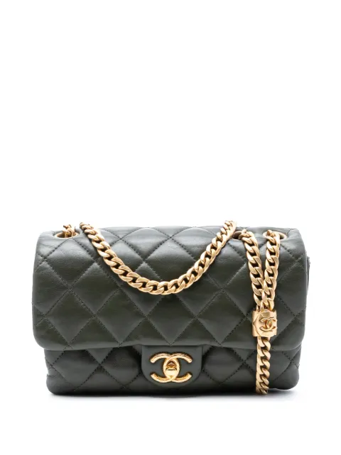CHANEL Pre-Owned 2021-2025 kleine Pillow Crush Flap Umhängetasche aus gestepptem Lammleder