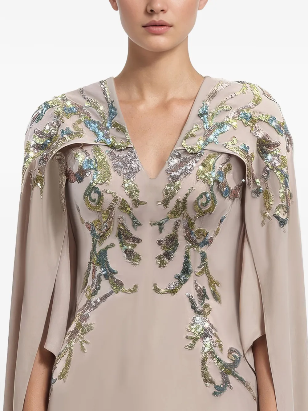 Saiid Kobeisy Jurk met verfraaide voorkant en cape Beige