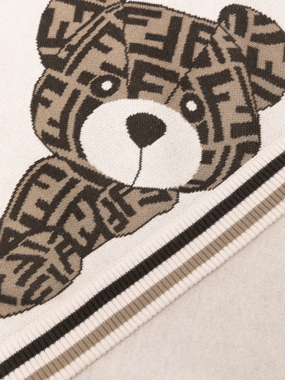 Fendi Kids teddy-embellishment blanket - Beige