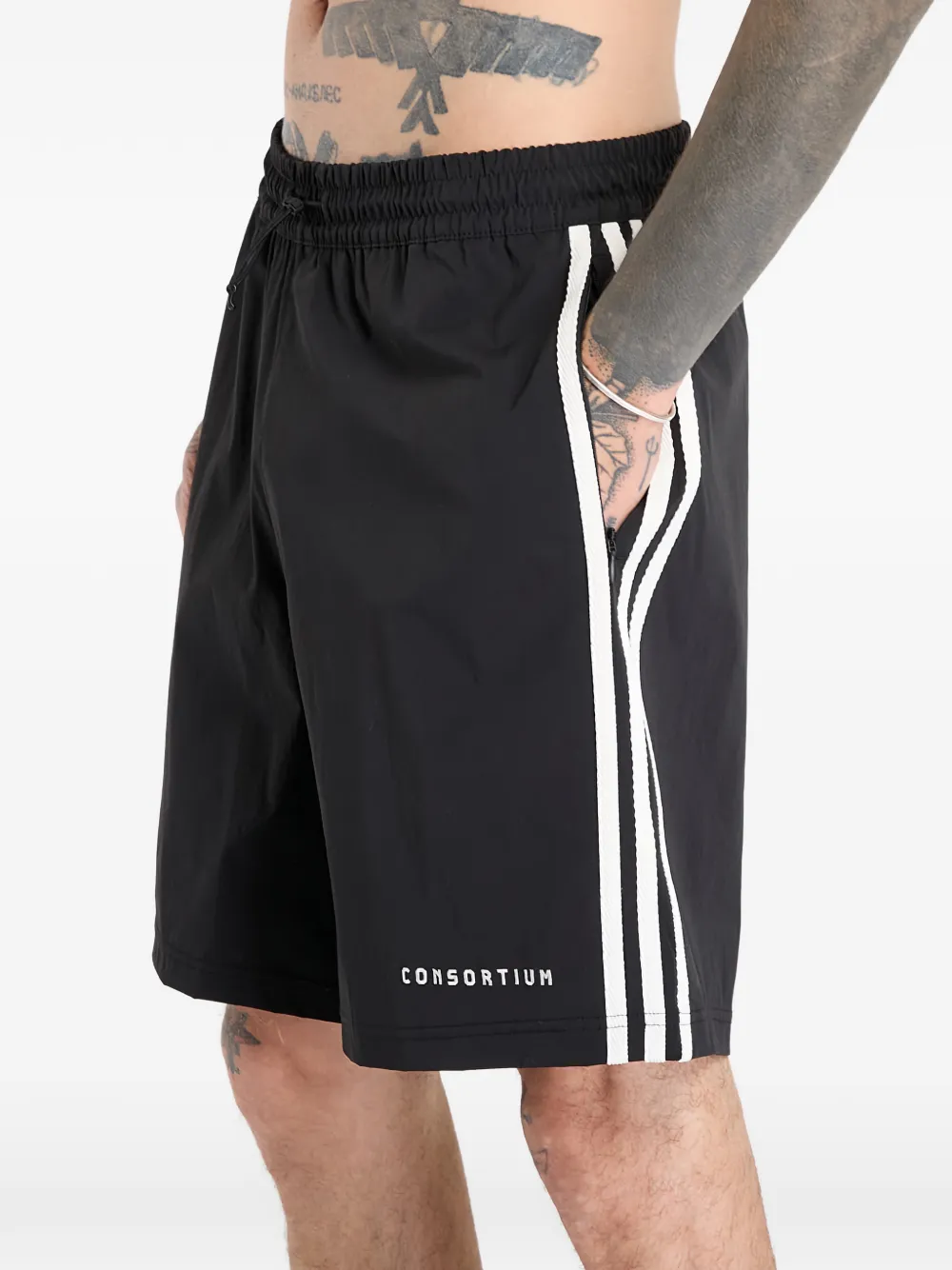 adidas By Consortium trainingsshorts met streepdetail Zwart