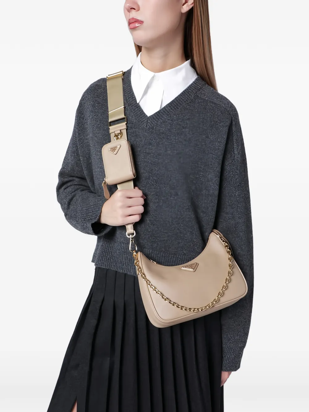 Prada Triangel crossbodytas met ketting Beige