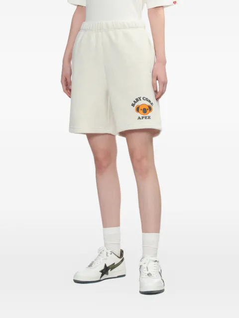 A BATHING APE® shorts con detalle gráfico