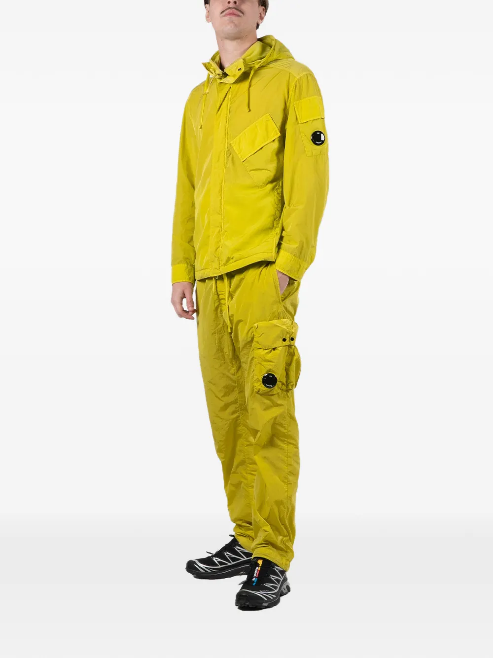 C.P. Company Cargo broek met logopatch Geel