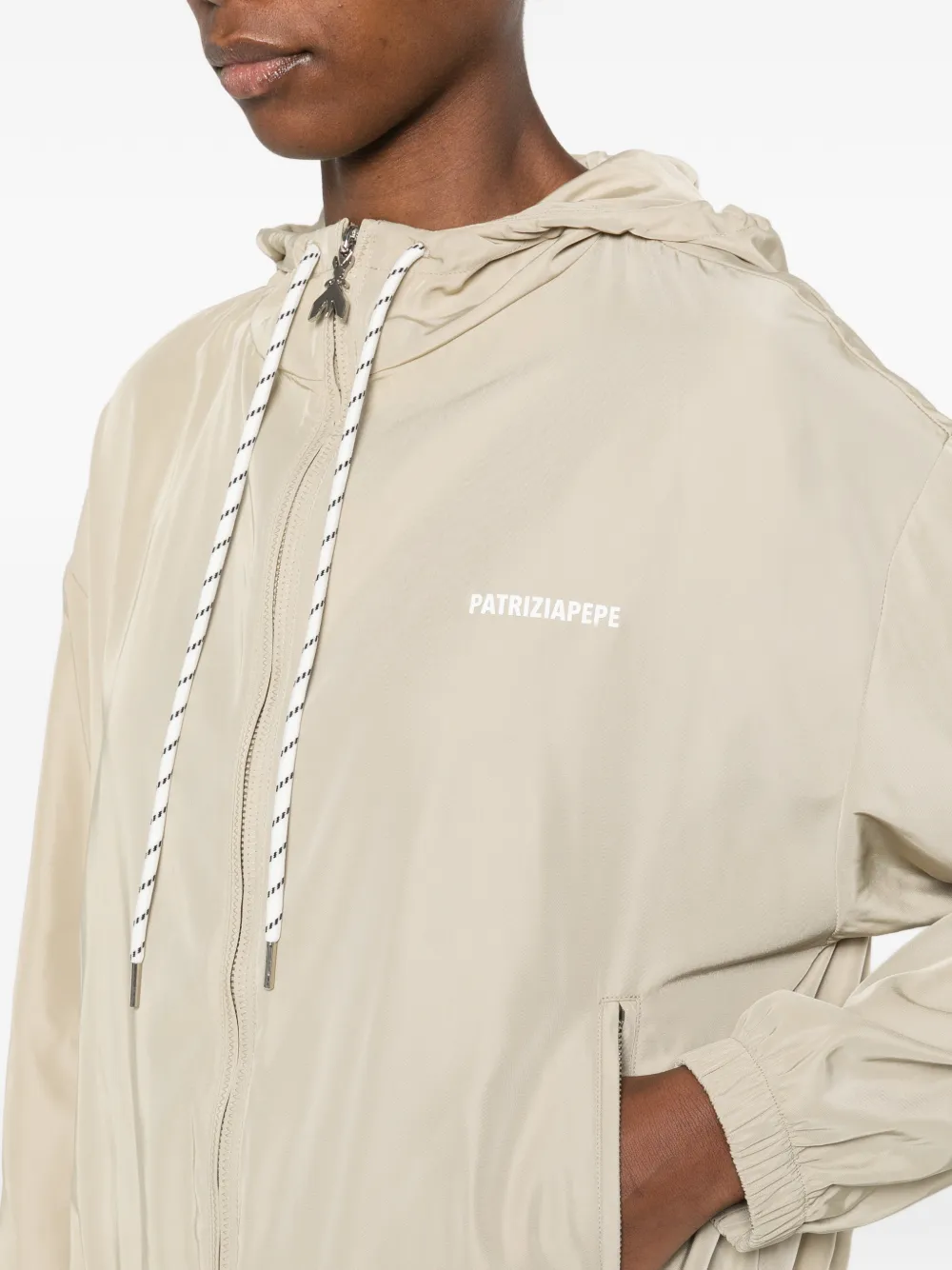 Patrizia Pepe Bomberjack met capuchon Beige