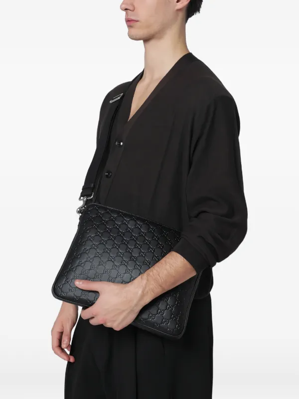 Gucci GGエンブレム ショルダーバッグ | ブラック | FARFETCH JP