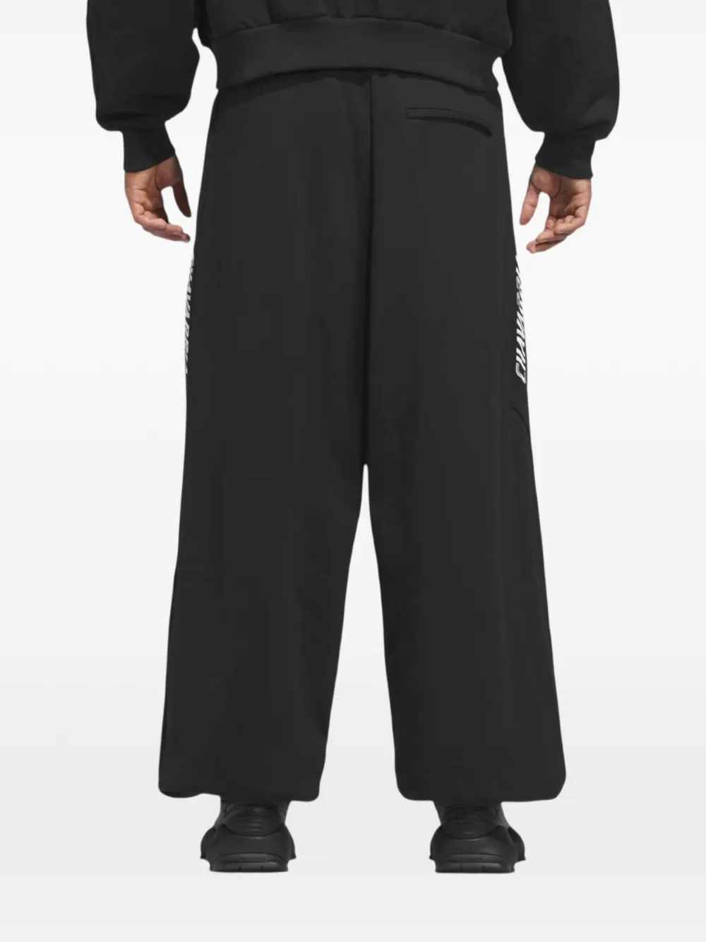 adidas × willy chavarria トラックパンツ Willy Chavarria x Adidas トラックパンツ | ブラック | FARFETCH JP