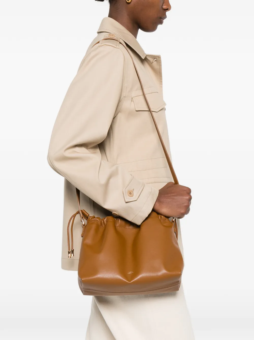 A.P.C. Ninon schoudertas met trekkoord Bruin
