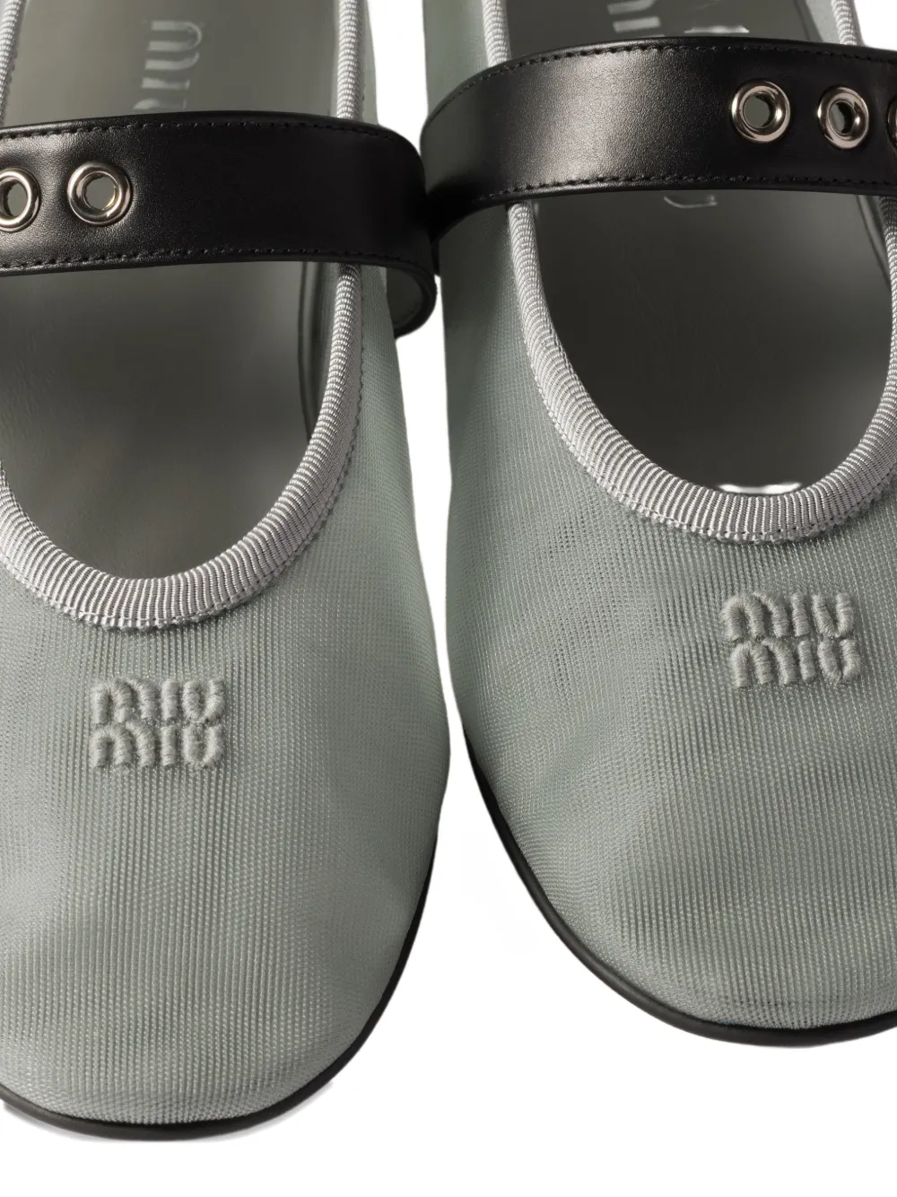 Miu logo-embroidered ballerinas Grijs