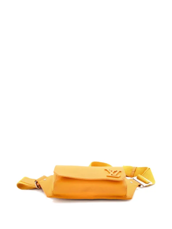 Louis Vuitton モノグラム ボディバッグ イエロー Louis Vuitton Pre-Owned Aerogram Takeoff Sling Bag Leather Belt