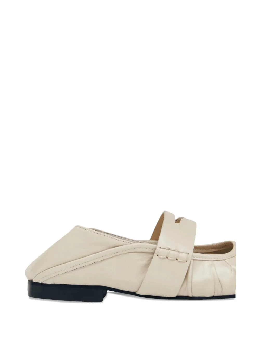 ALOHAS Geplooide leren ballerina's Beige