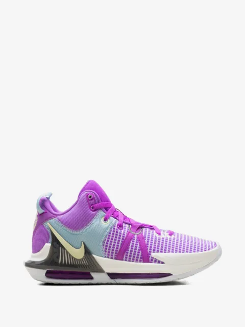 Nike Le Bron Witness 7 スニーカー