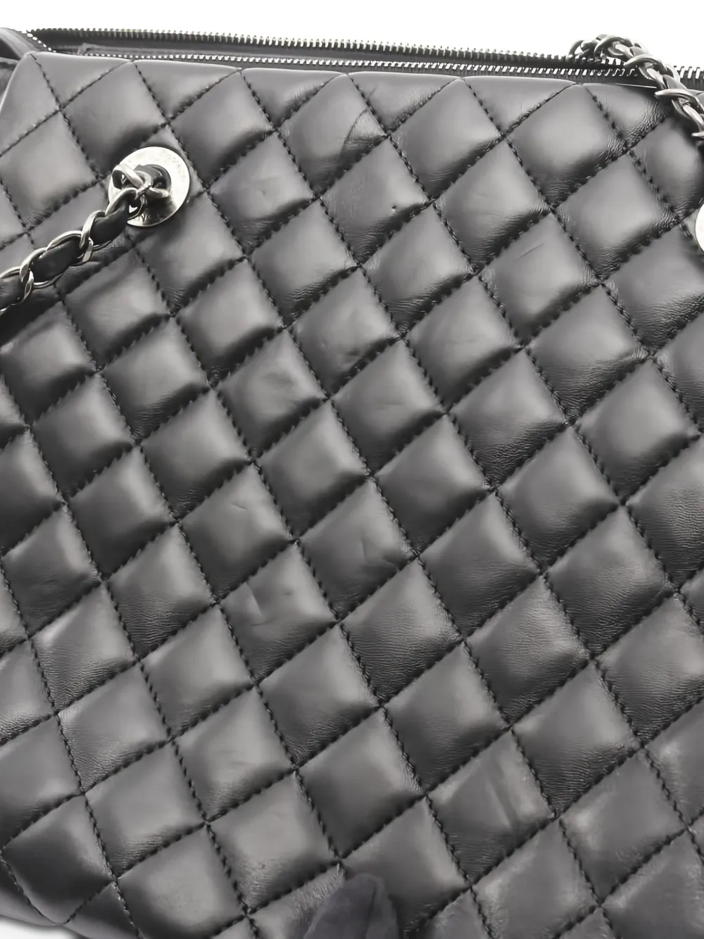 2016-2017 Chain-Strap Quilted Tote Bag