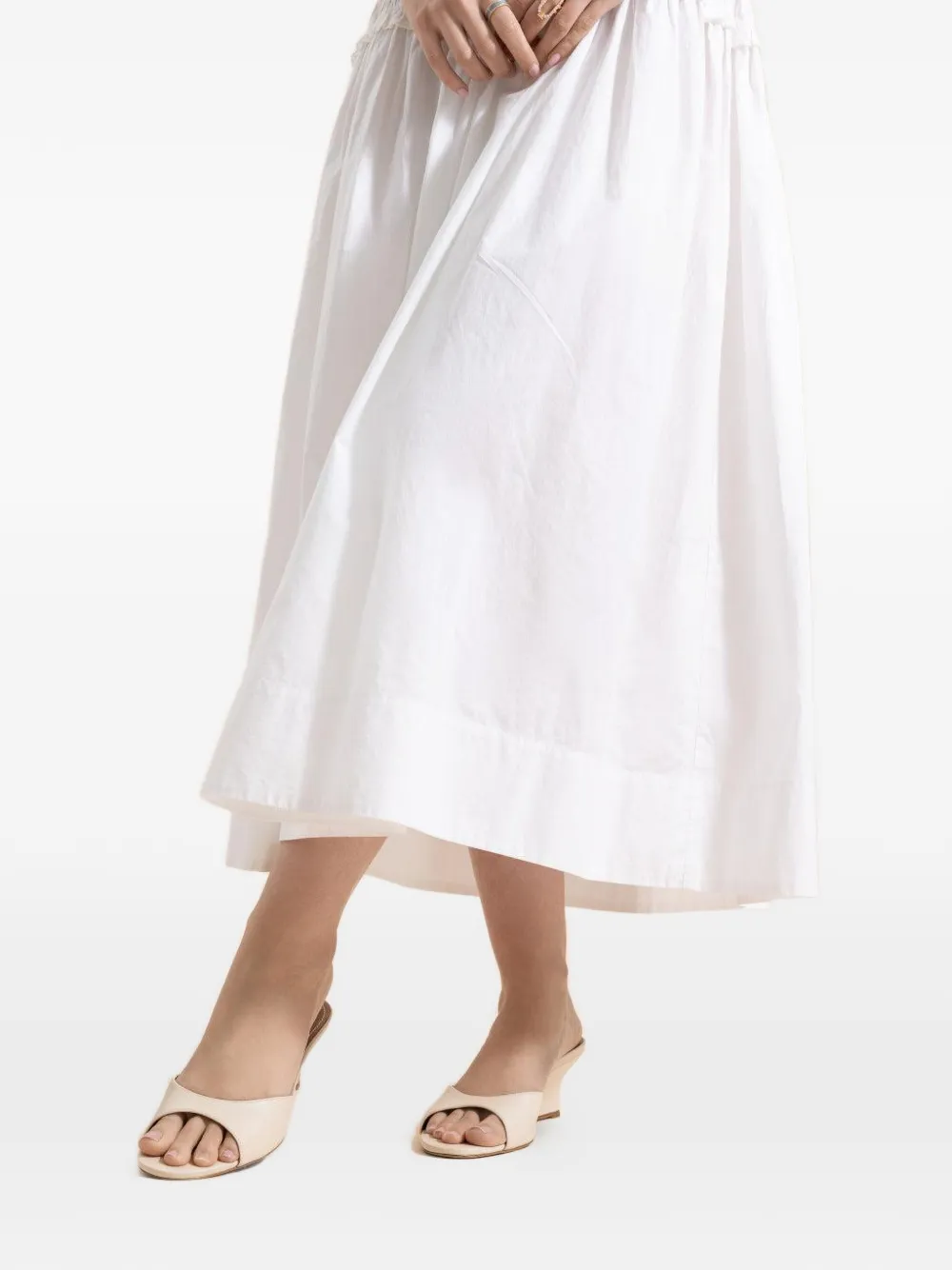 STAUD Brigitte sandalen met sleehak Beige