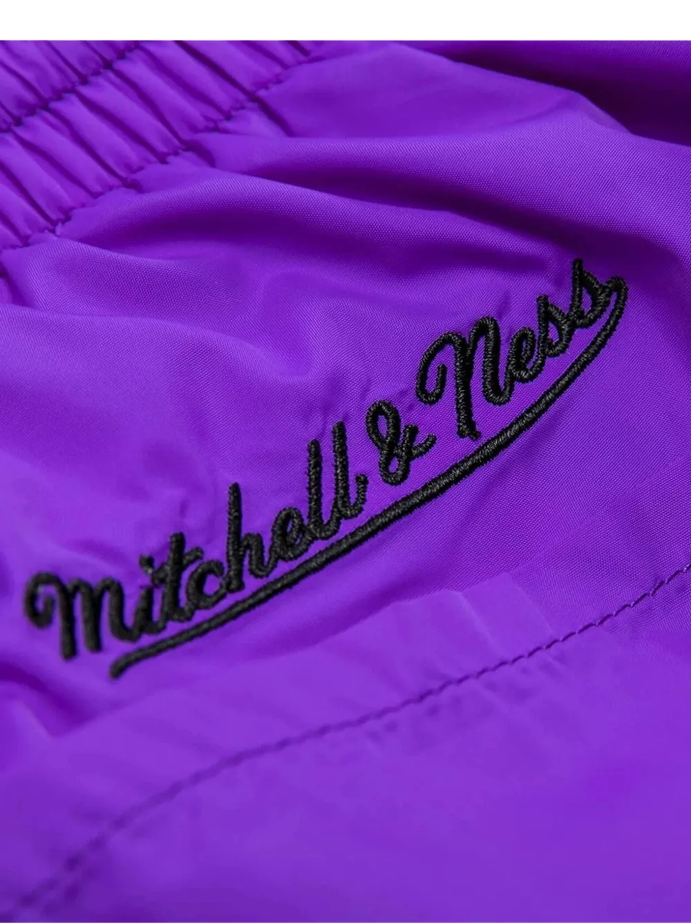 Mitchell & Ness x Toronto Raptors Retro trainingsshorts Paars