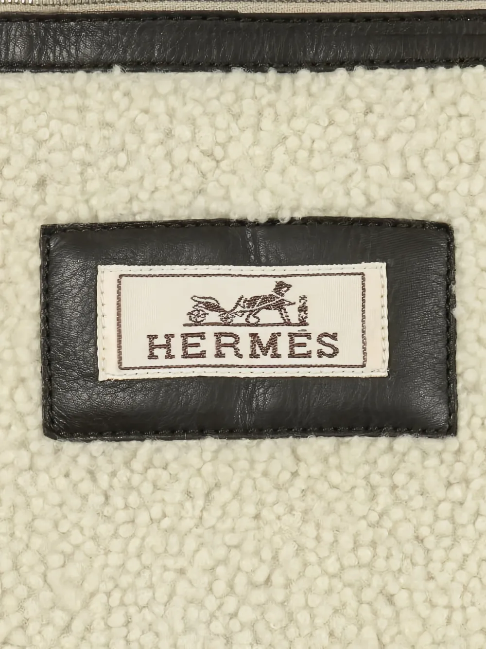  Hermès Pre-owned Zip-up Shearling-trimmed Gilet - Neutrals 