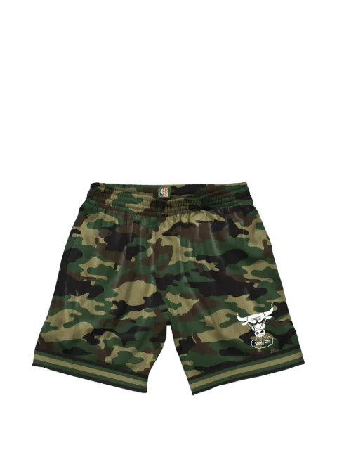 Mitchell & Ness shorts con estampado militar Chicago Bulls en colaboración con NBA