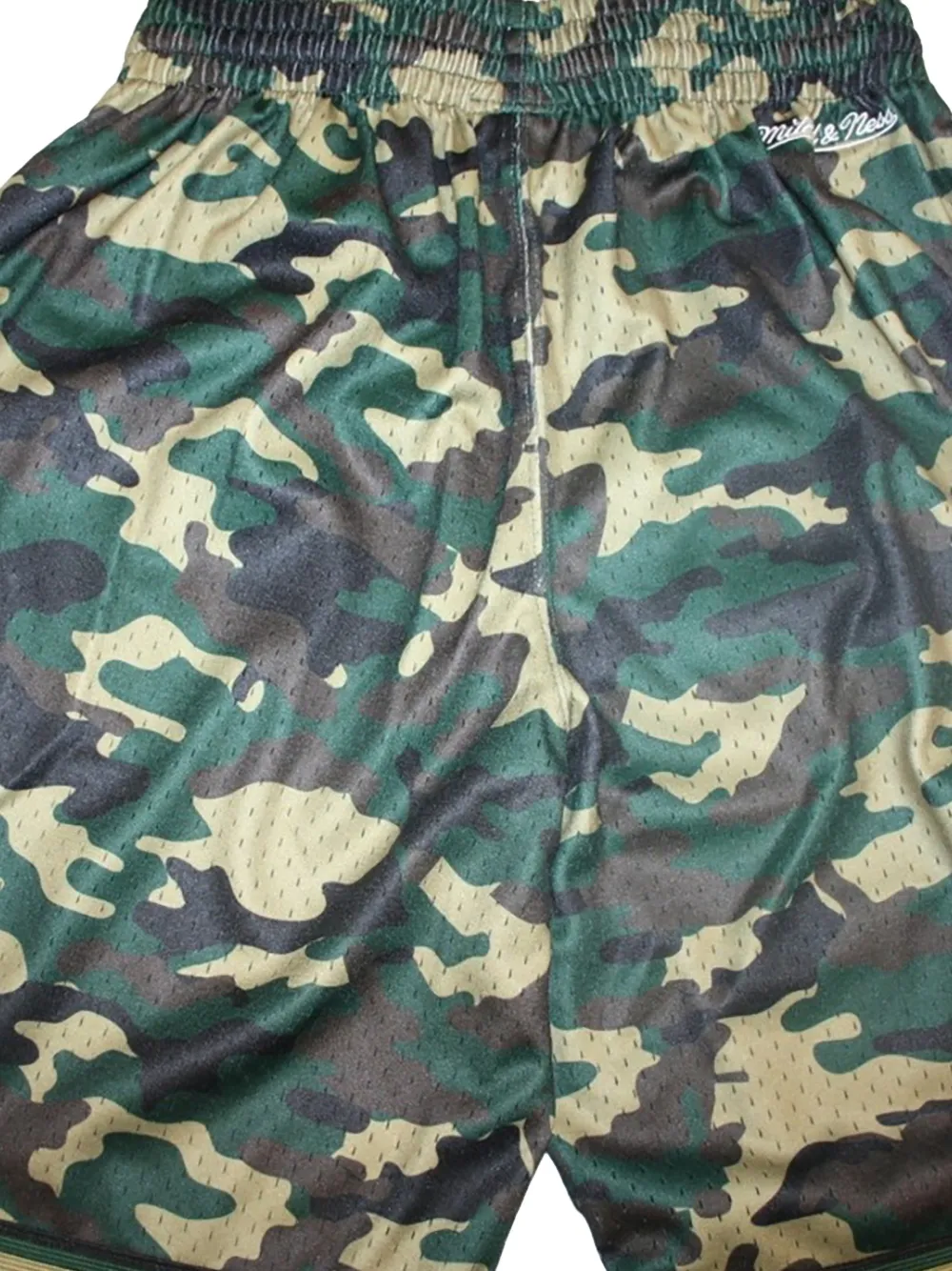 Mitchell & Ness x NBA Chicago Bulls shorts met camouflageprint Groen
