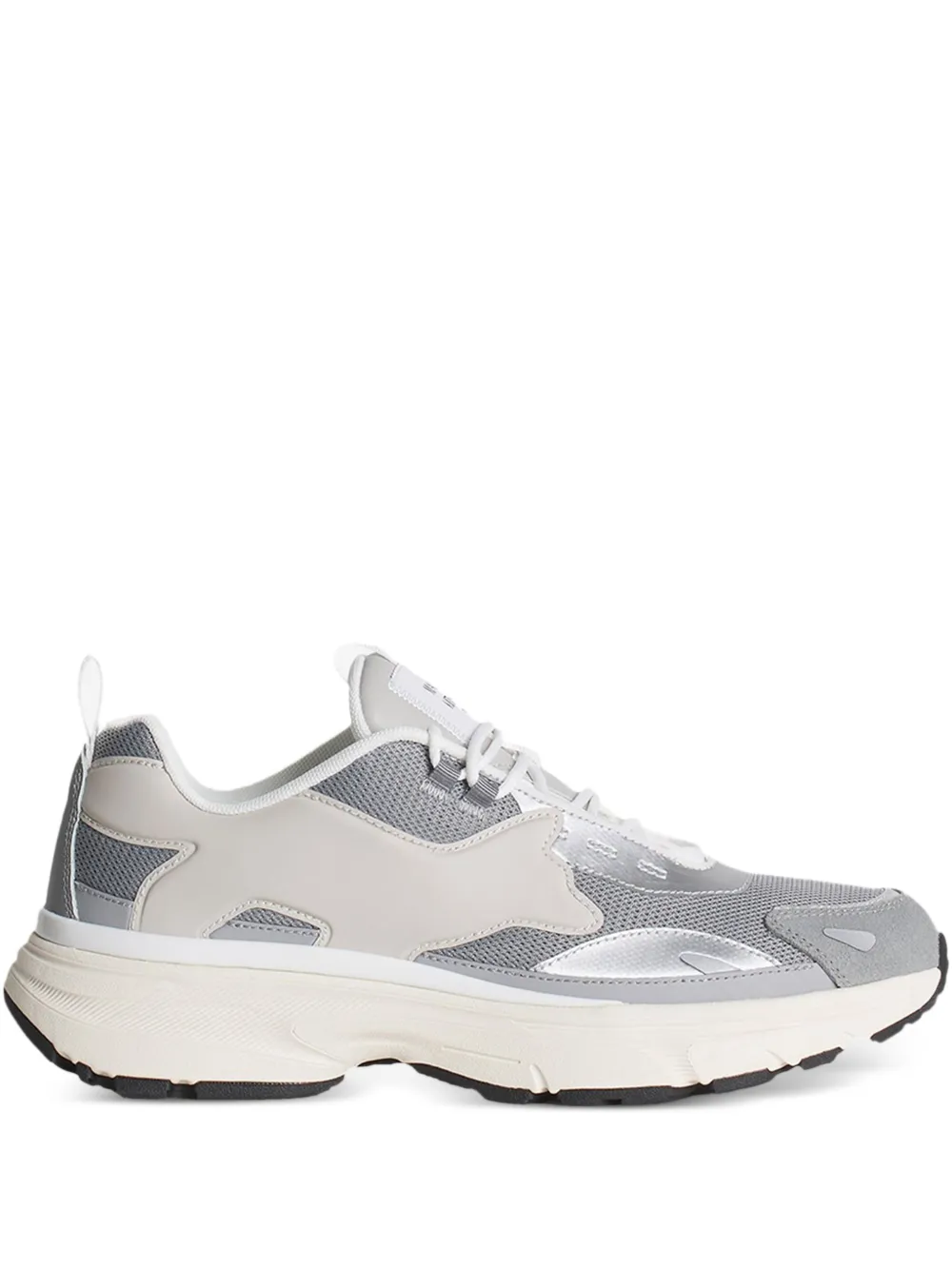 Maison Kitsuné Silver sneakers met vlakken Grijs