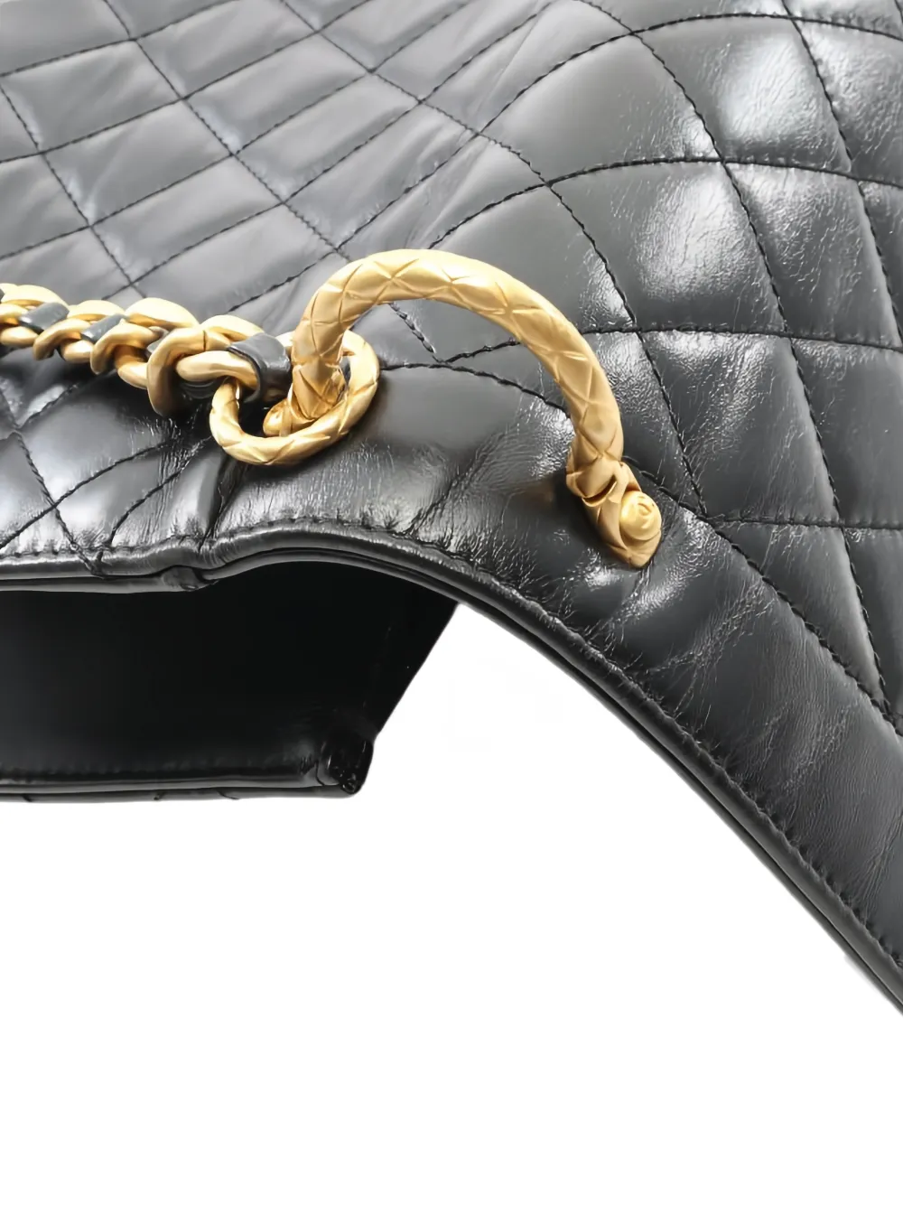 2020s Chain-Strap Shoulder Bag