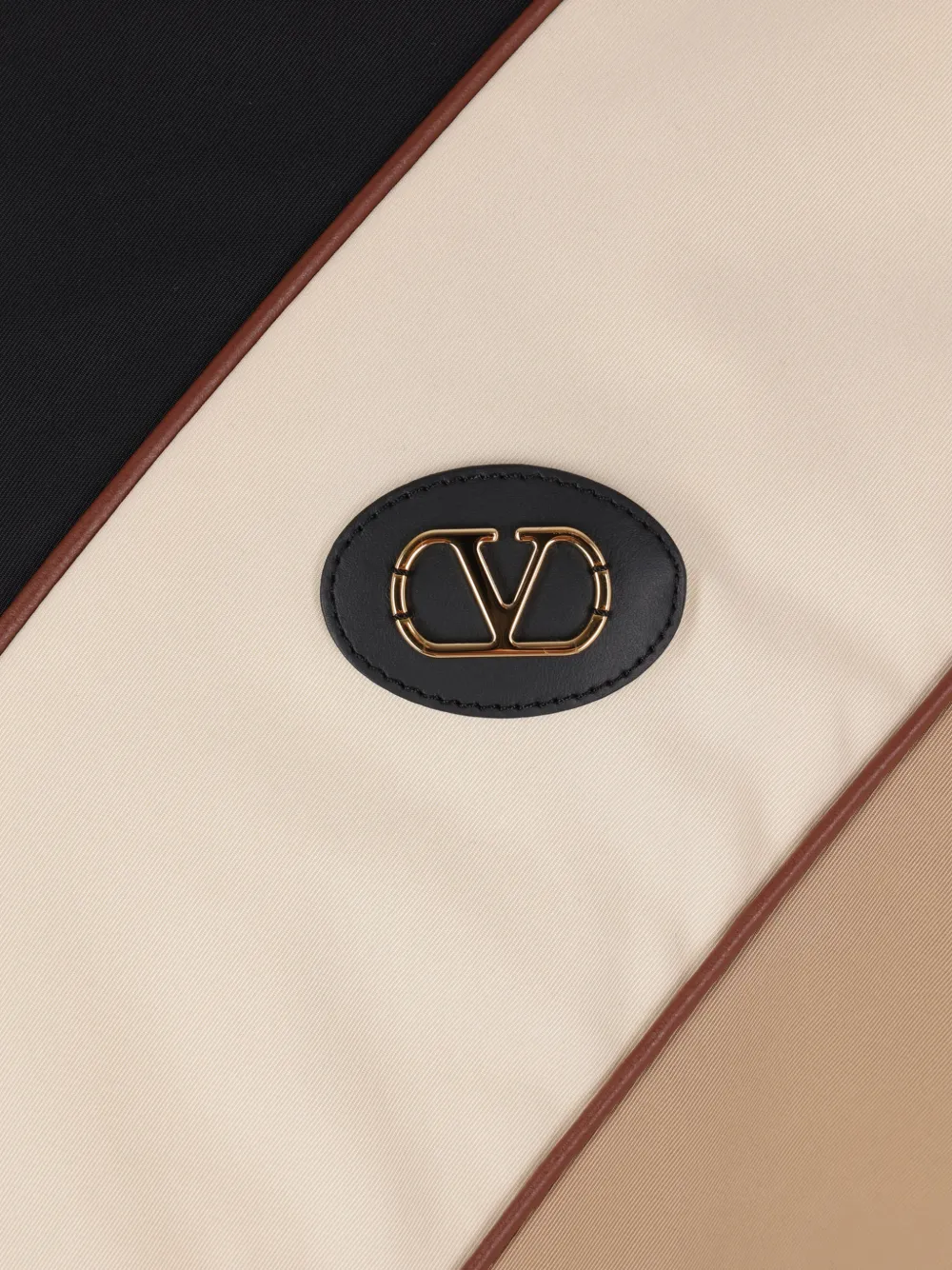 Valentino Garavani VLogo Signature jack Beige