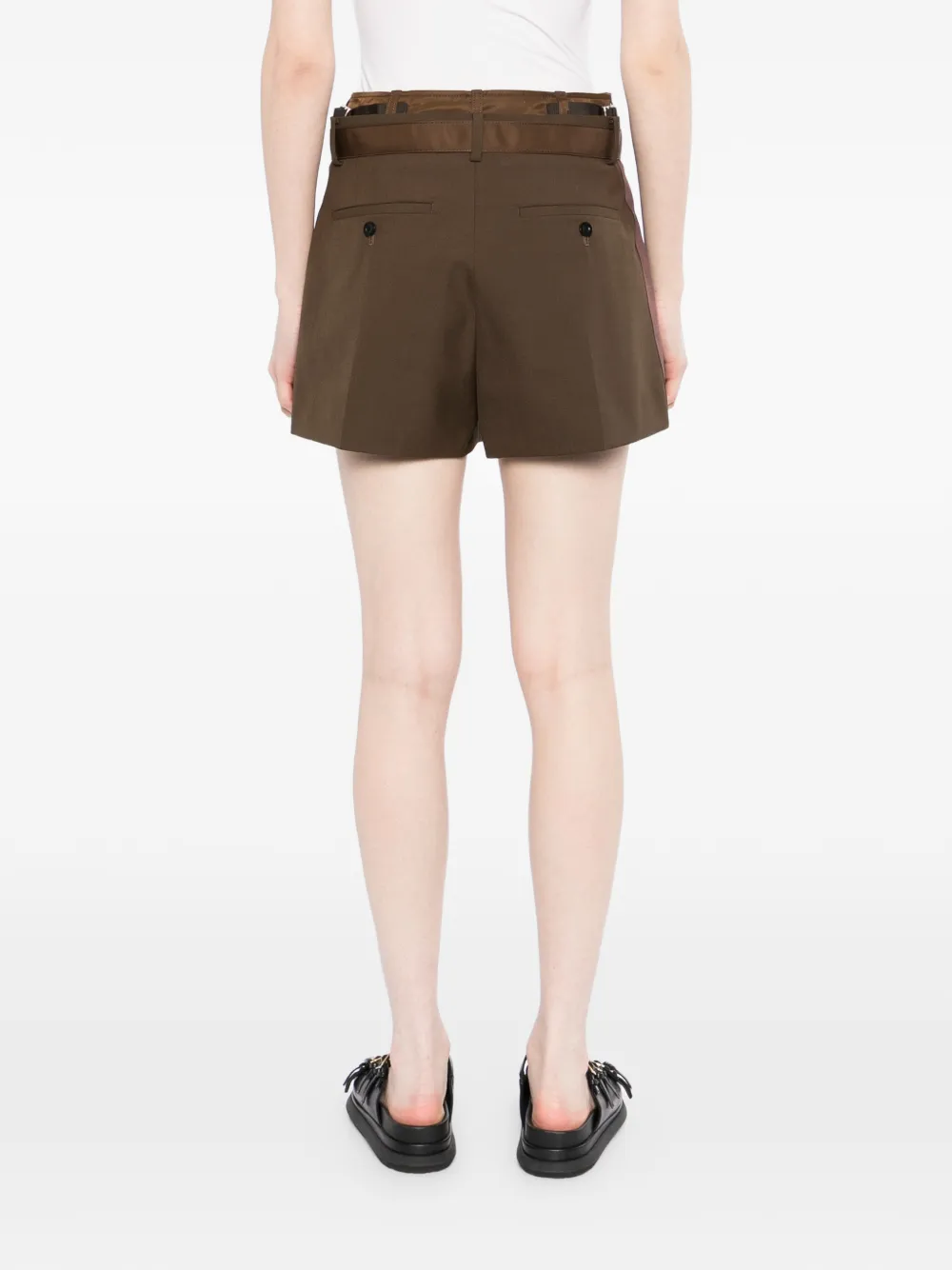 sacai Shorts met ceintuur Bruin