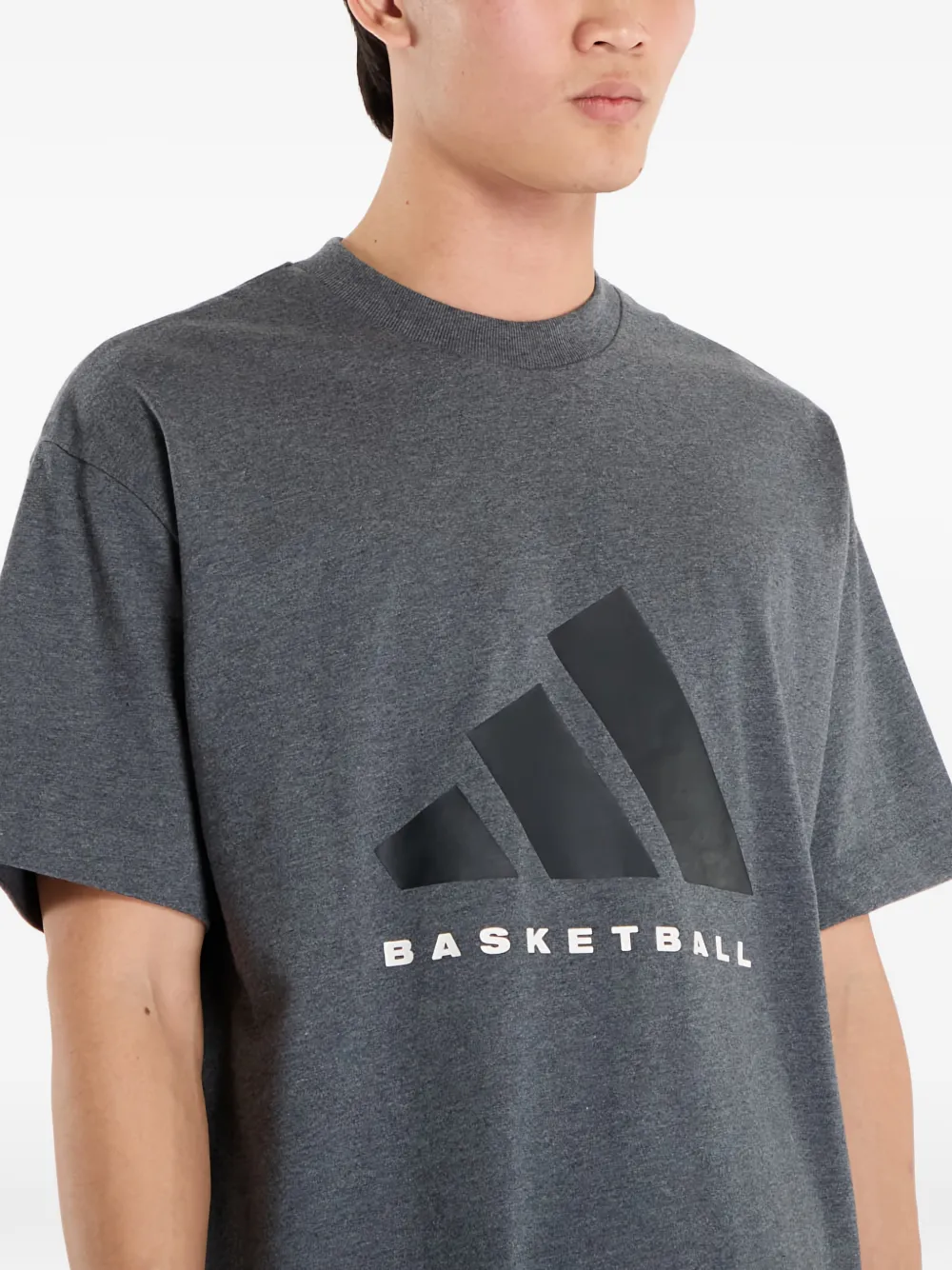 adidas Basketball T-shirt met logoprint Grijs