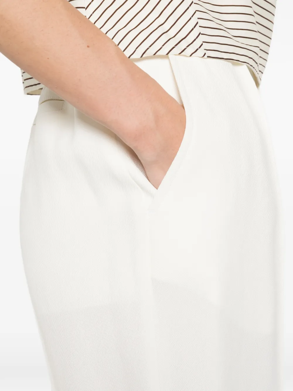Victoria Beckham Geplooide shorts Wit