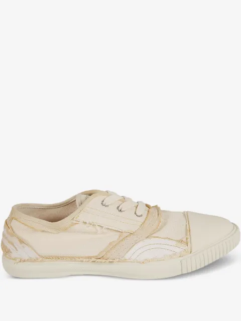 Maison Margiela tenis con detalles deshilachados