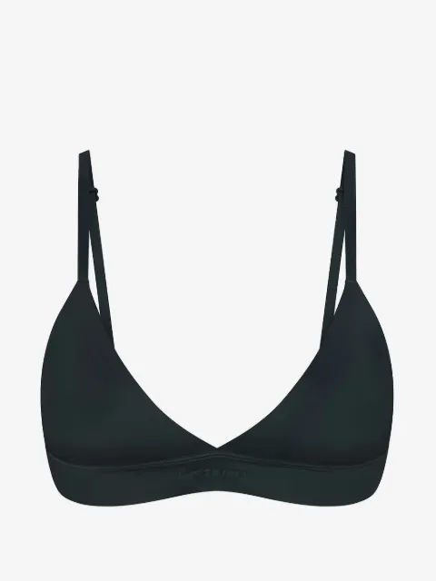 Skims brasier estilo triángulo en colaboración con Nike