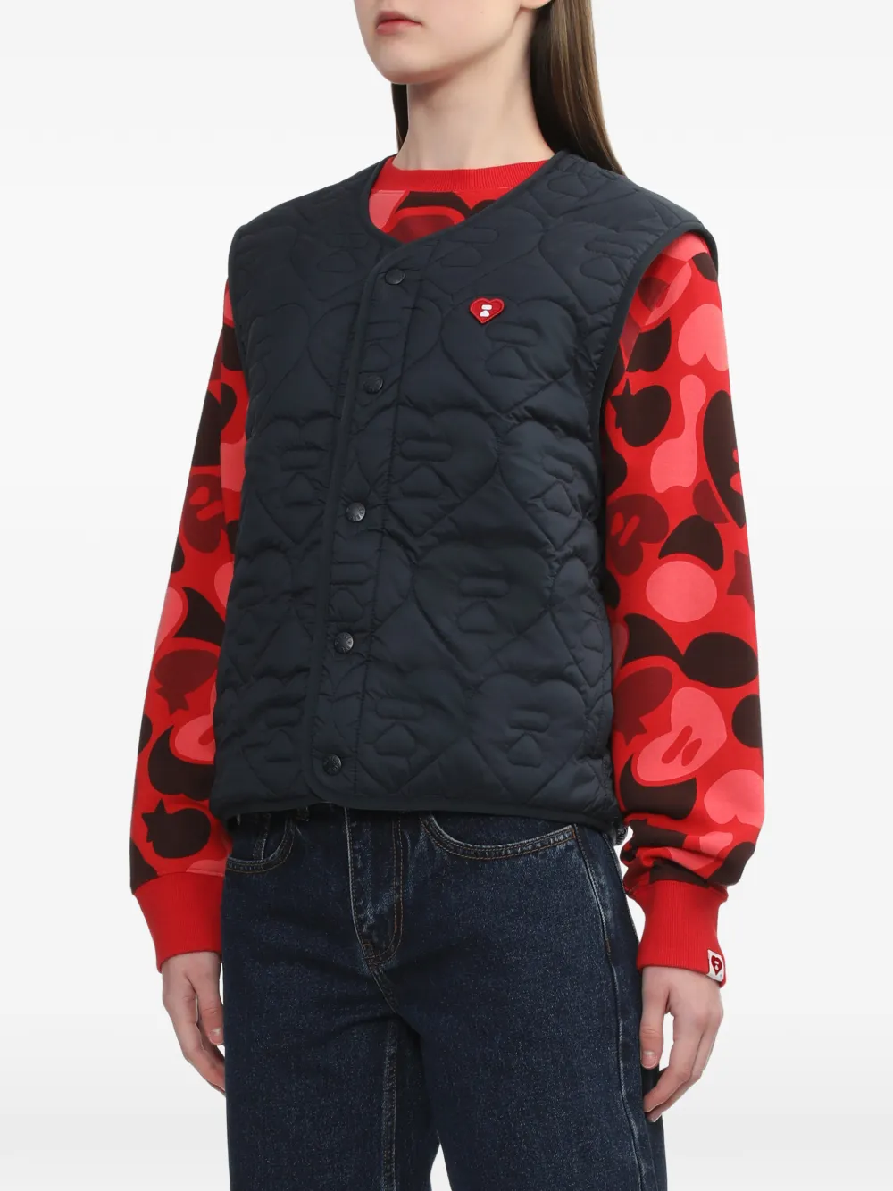 A BATHING APE Gewatteerde bodywarmer met hartpatch Blauw