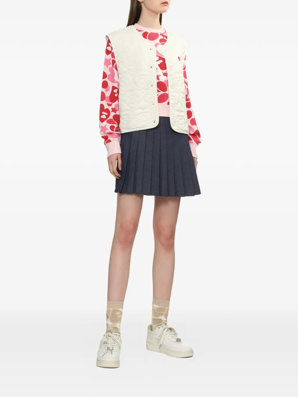 A BATHING APE Bodywarmer met hartapplicatie Beige