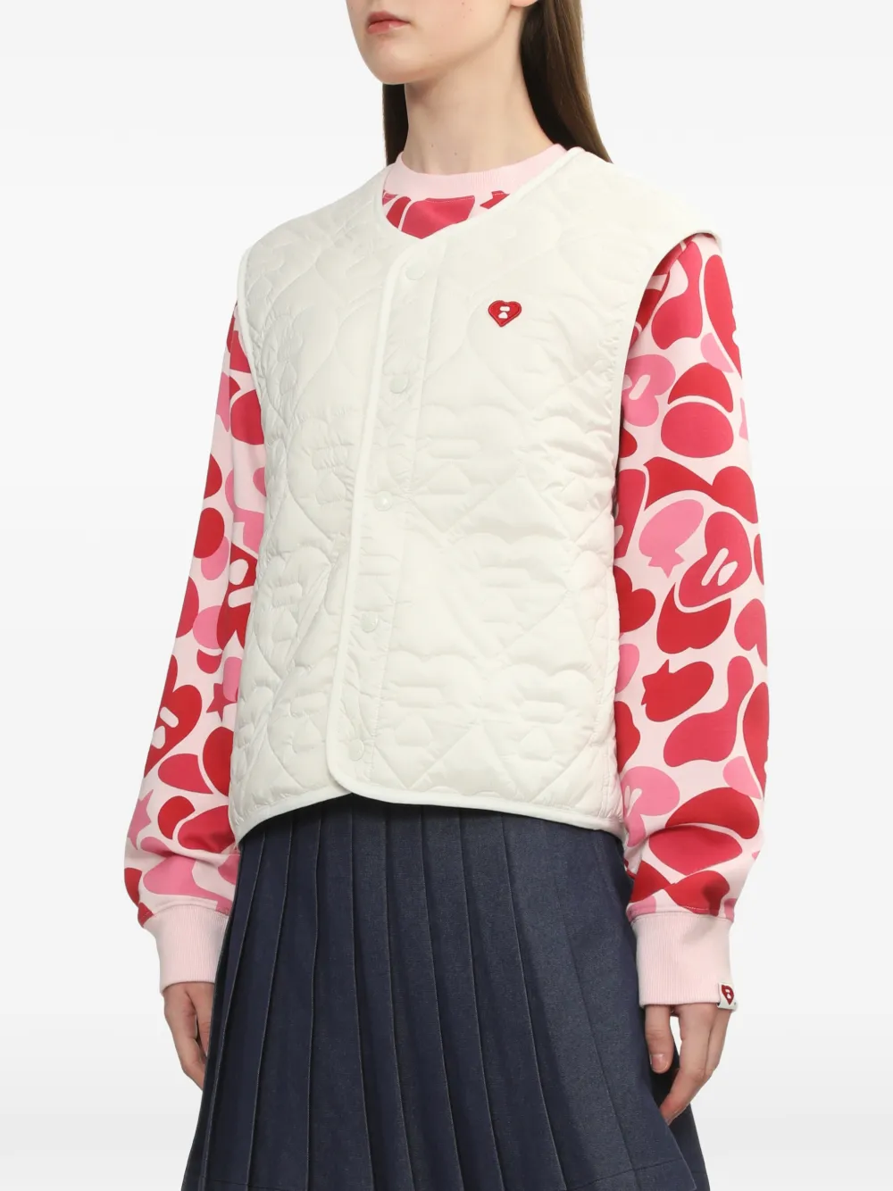 A BATHING APE Bodywarmer met hartapplicatie Beige