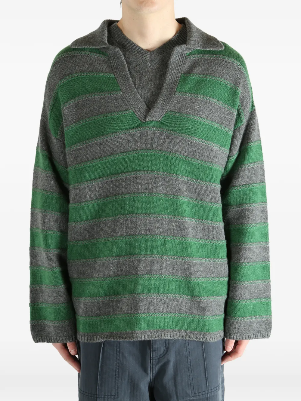 The Elder Statesman Gestreepte trui met V-hals Grijs
