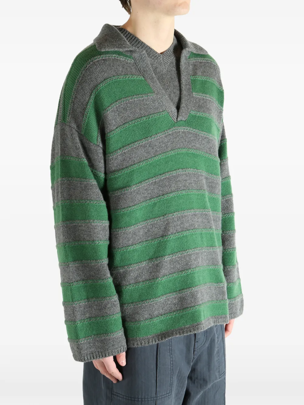 The Elder Statesman Gestreepte trui met V-hals Grijs