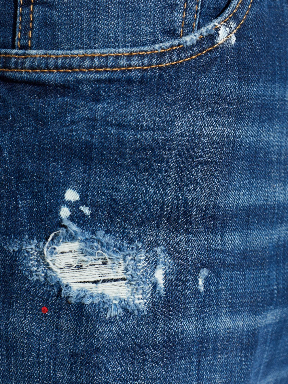 642 Distressed Jeans