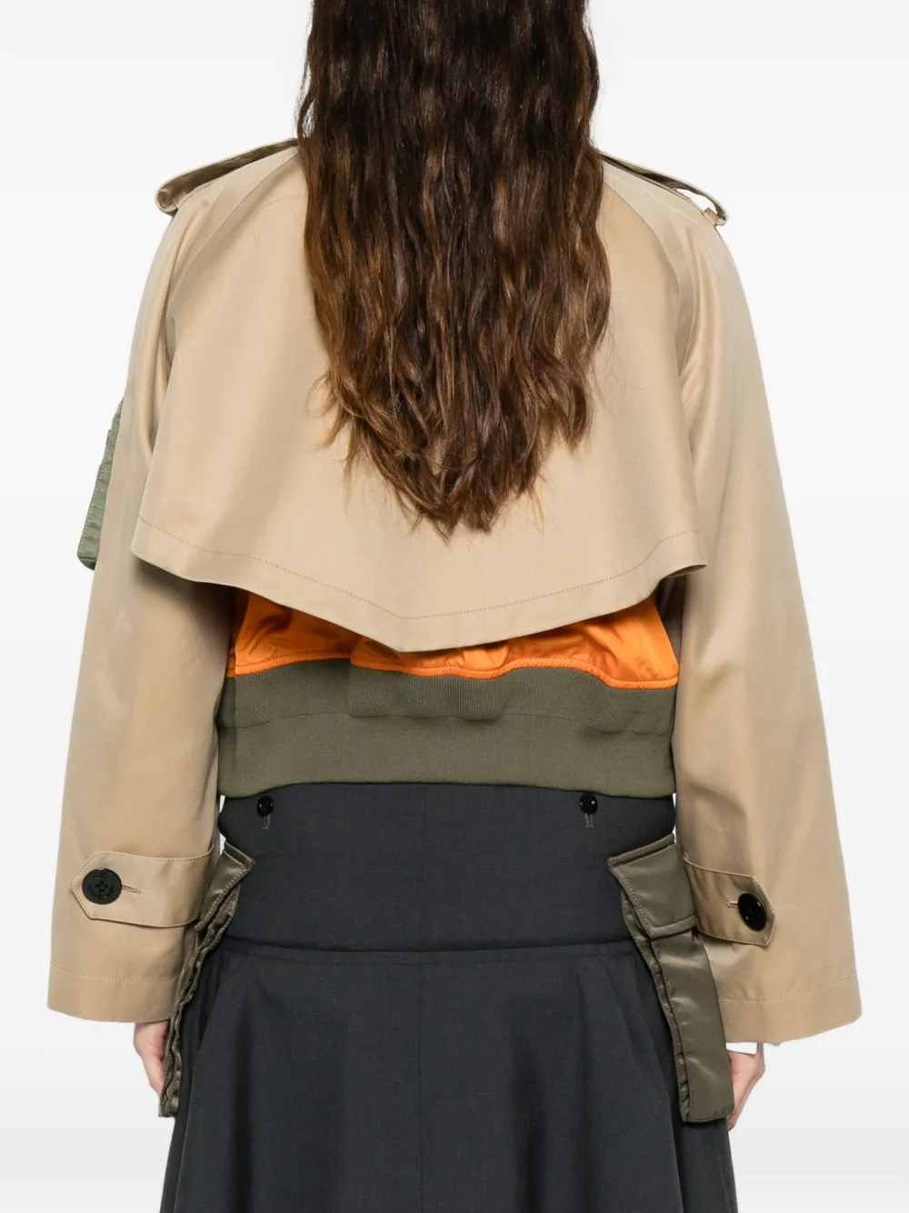 sacai Regenjas met dubbele rij knopen Beige