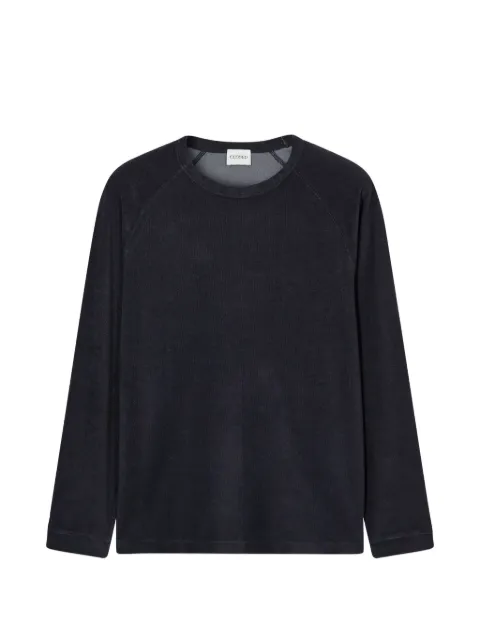 Closed raglan-sleeved T-shirt