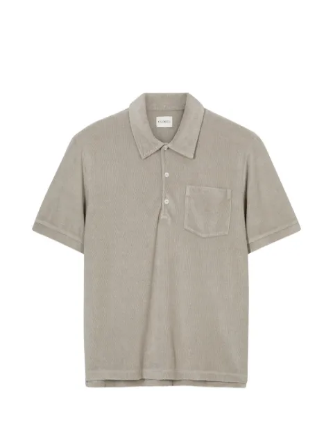 Closed short-sleeved T-shirt