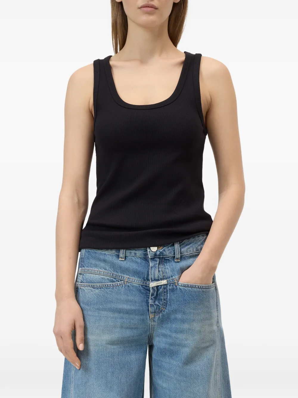  Closed Ribbed Tank Top - Black 