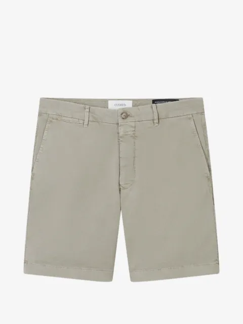 Closed shorts chino con bolsillos laterales