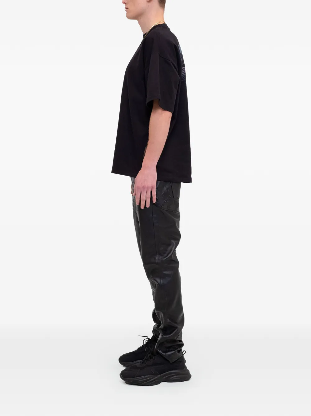 PLACE OF ËLMS T-shirt met patch Zwart