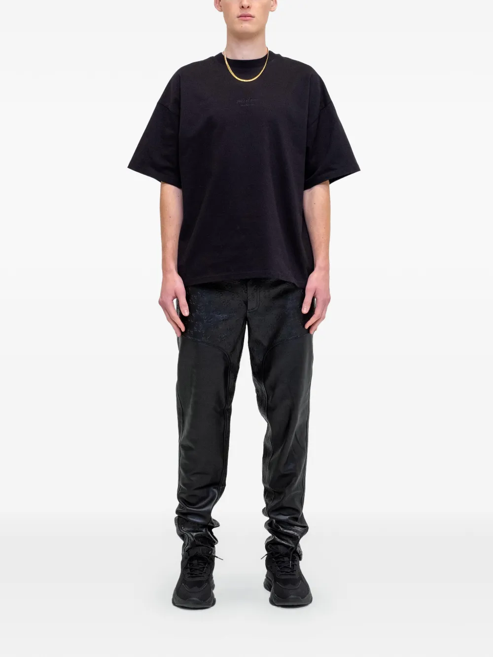 PLACE OF &Euml;LMS T-shirt met patch - Zwart