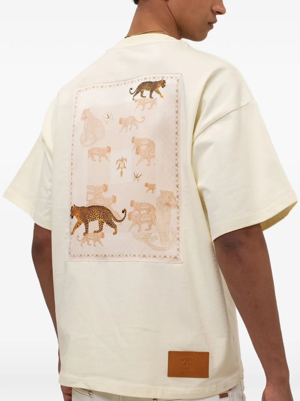 PLACE OF ËLMS T-shirt met print Beige