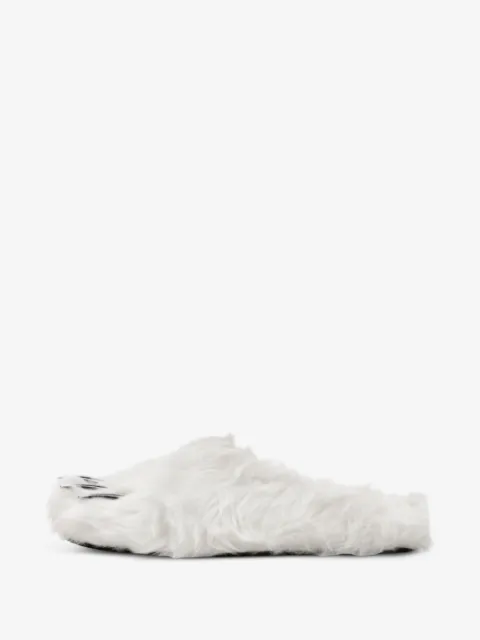 Bravest Studios mules con pinza de oso
