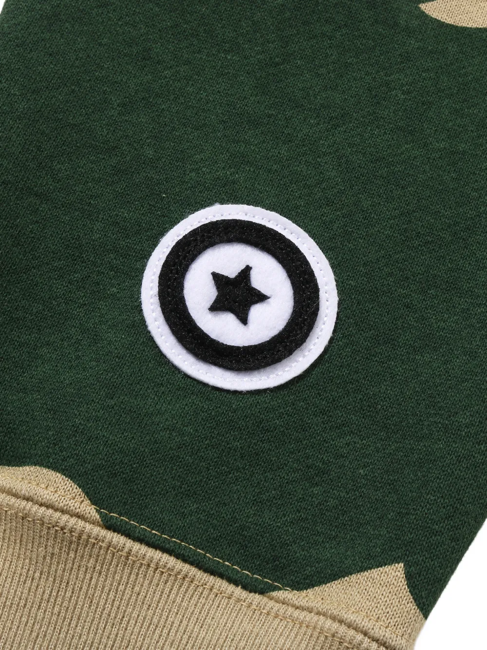A BATHING APE Hoodie met camouflageprint Groen