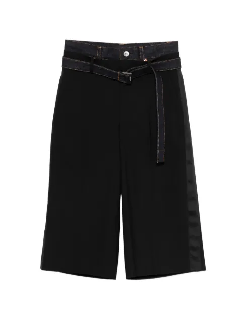 sacai shorts con detalle de cinturón