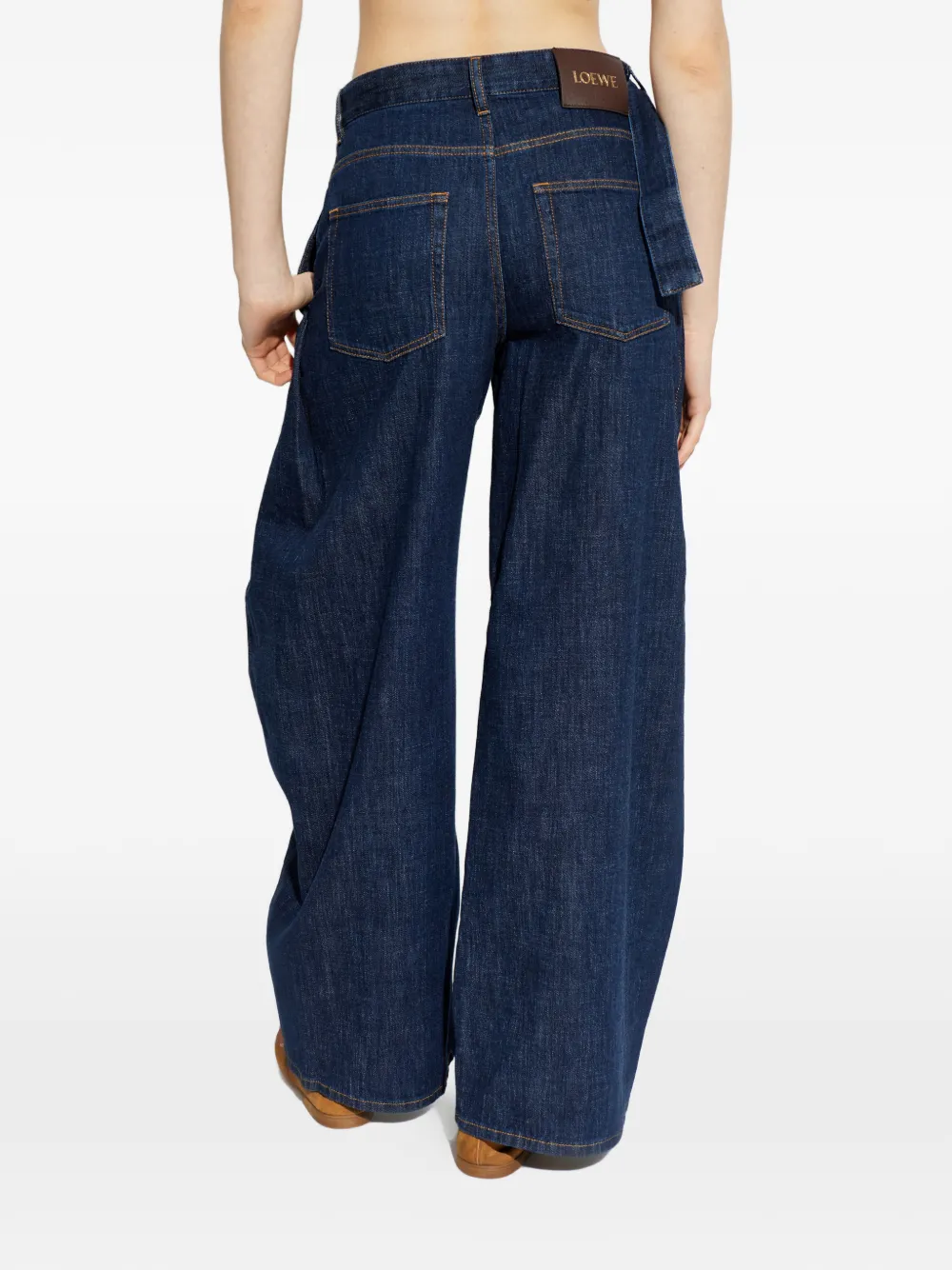 LOEWE ベルテッド プリーツジーンズ | ブルー | FARFETCH JP