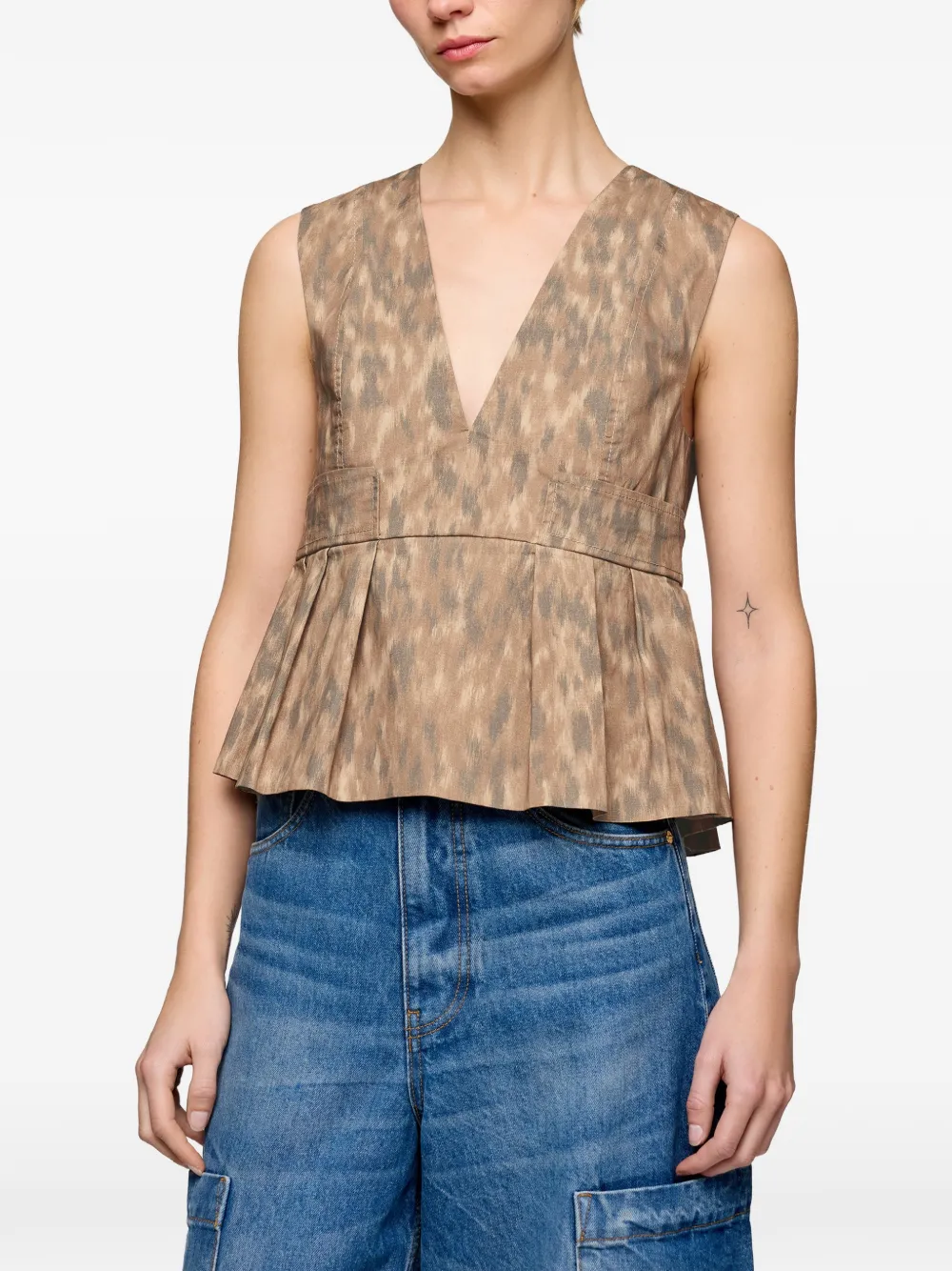 GANNI Blouse met V-hals Beige