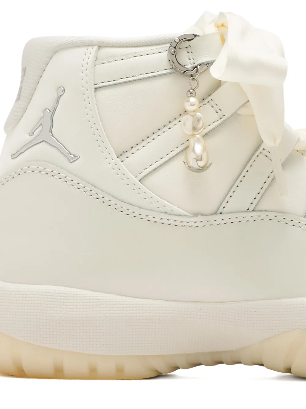 Nike Air Jordan 11 sneakers Beige