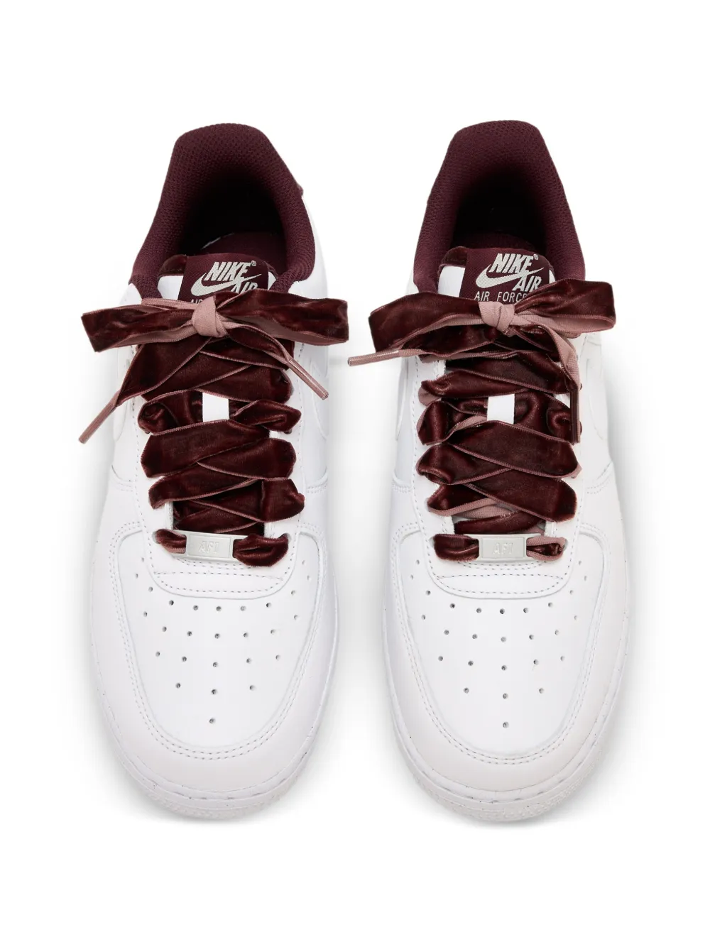 Nike Air Force 1 '07 sneakers met fluwelen veters Wit